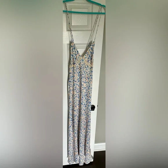 ‼️RARE‼️🎸FAVORITE DAUGHTER🎸🔥NWT🔥V-Neck Maxi Dress in White— Size S
